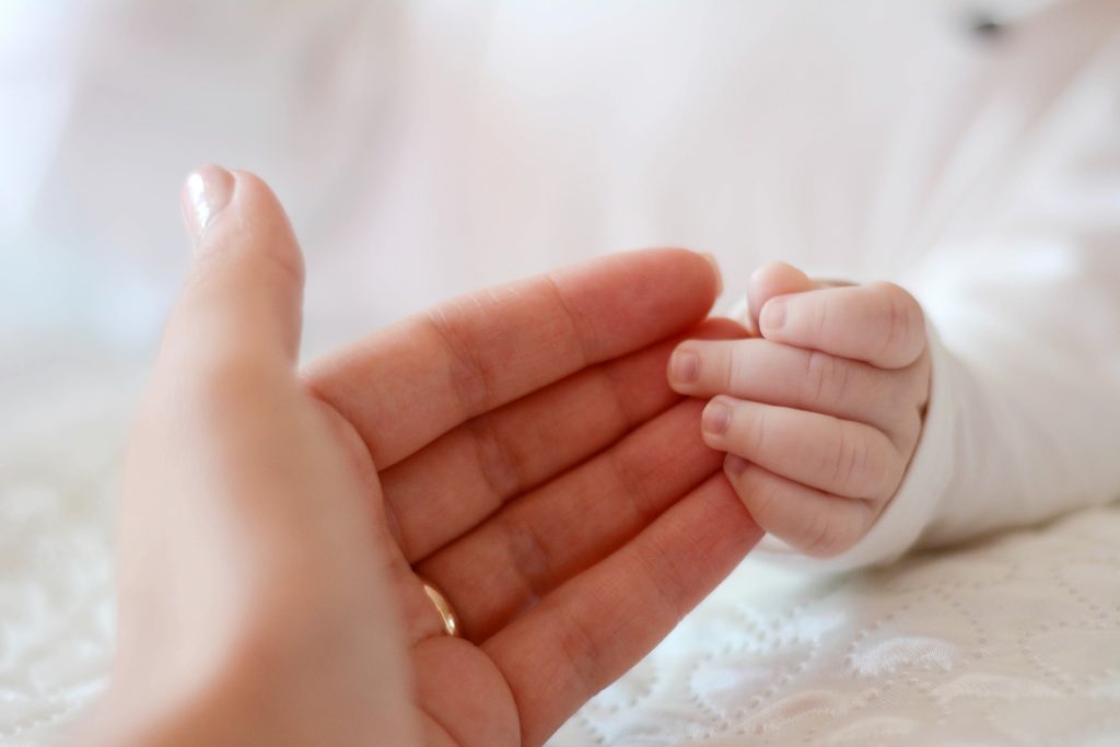Bebeluș de 5 luni, operat în urma unor lovituri puternice la cap