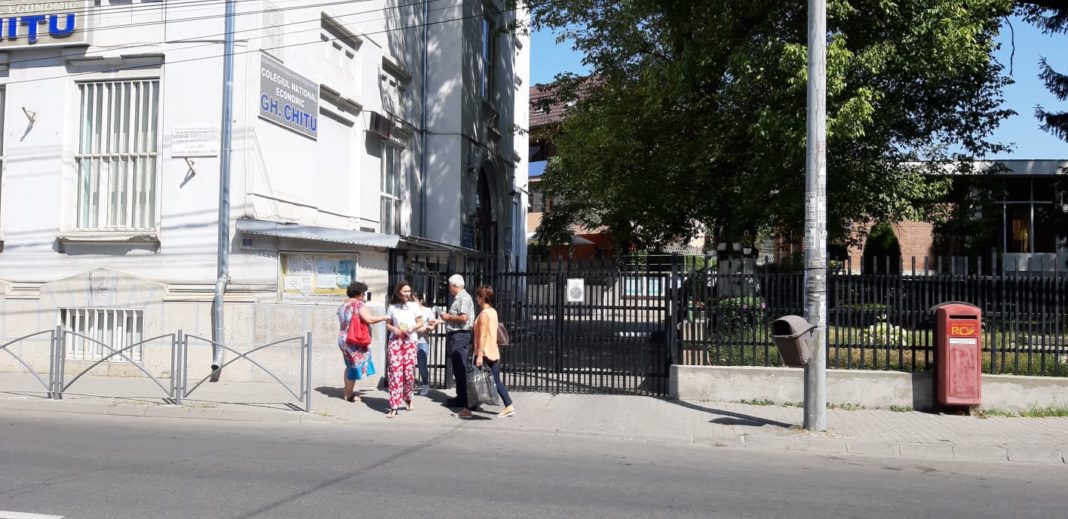 În judeţul Dolj 553 de candidaţi au susţinut prima probă scrisă a bacalaureatului de toamnă.