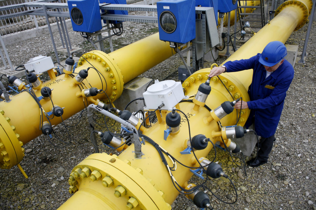 Ucraina modernizează reţelele pentru a importa gaz din România