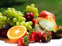 Ce se întâmplă în corpul tău când mănânci fructe pe stomacul gol
