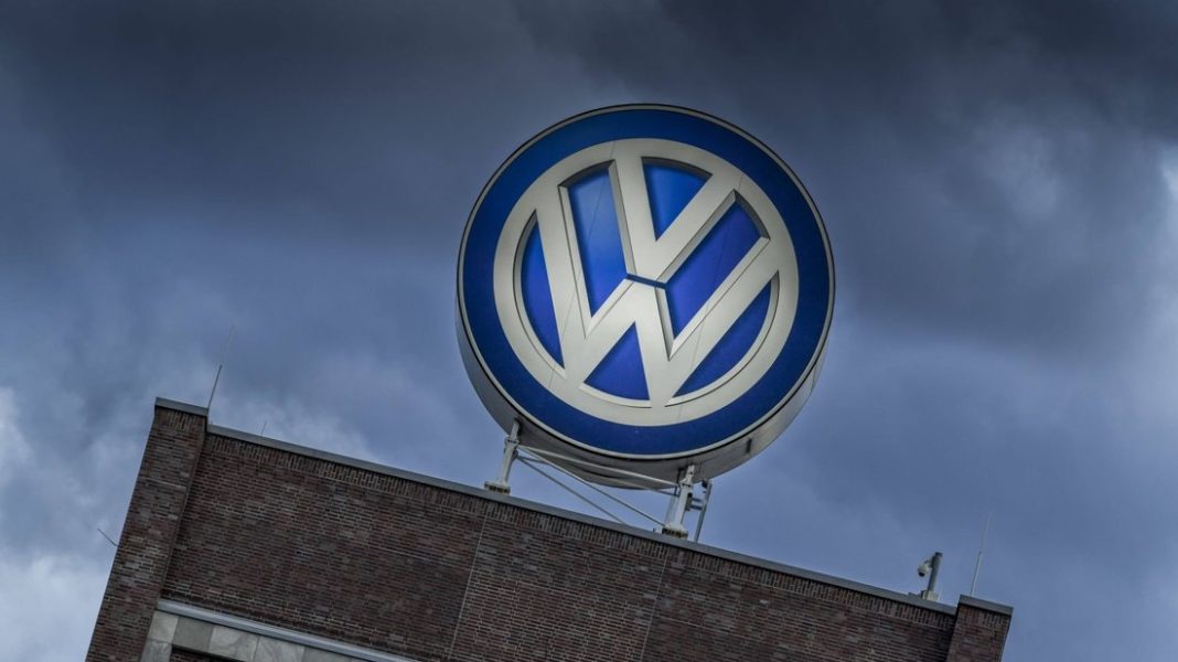 Volkswagen își va schimba logo-ul în luna septembrie