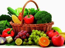 Fructe și legume proaspete în piețe. Acestea respectă standardele