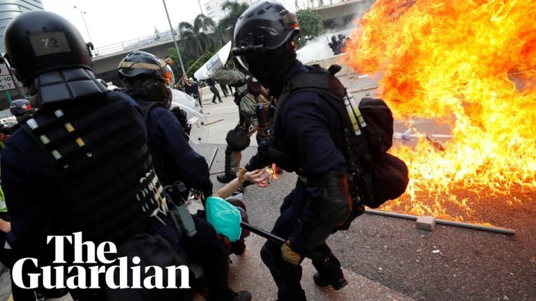 Noi proteste violente la Hong Kong