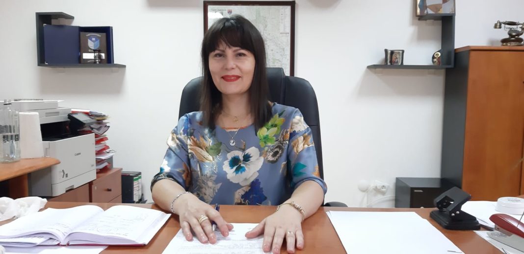 Inspectorul şcolar general, Monica Leontina Sună