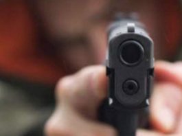 Un bărbat don Turcinești a fost împușcat în propria curte