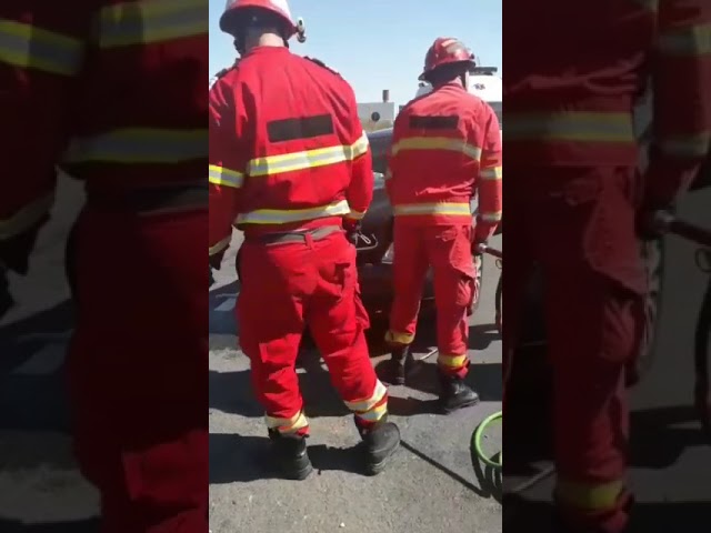 UPDATE: Grav accident la Işalniţa.  Trei adulti și şapte copii au ajuns la spital