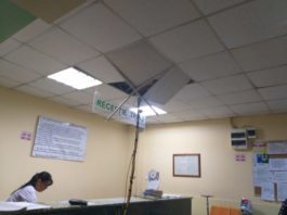Unul dintre tinerii implicaţi în scandalul din Brazdă a ajuns la spital unde a făcut scandal şi ar fi distrus tavanul de rigips