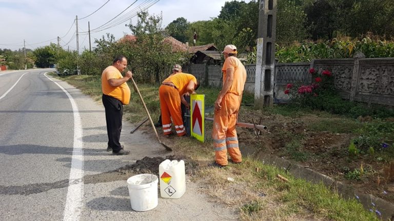 Gorj: Se montează indicatoare noi pe DN 67