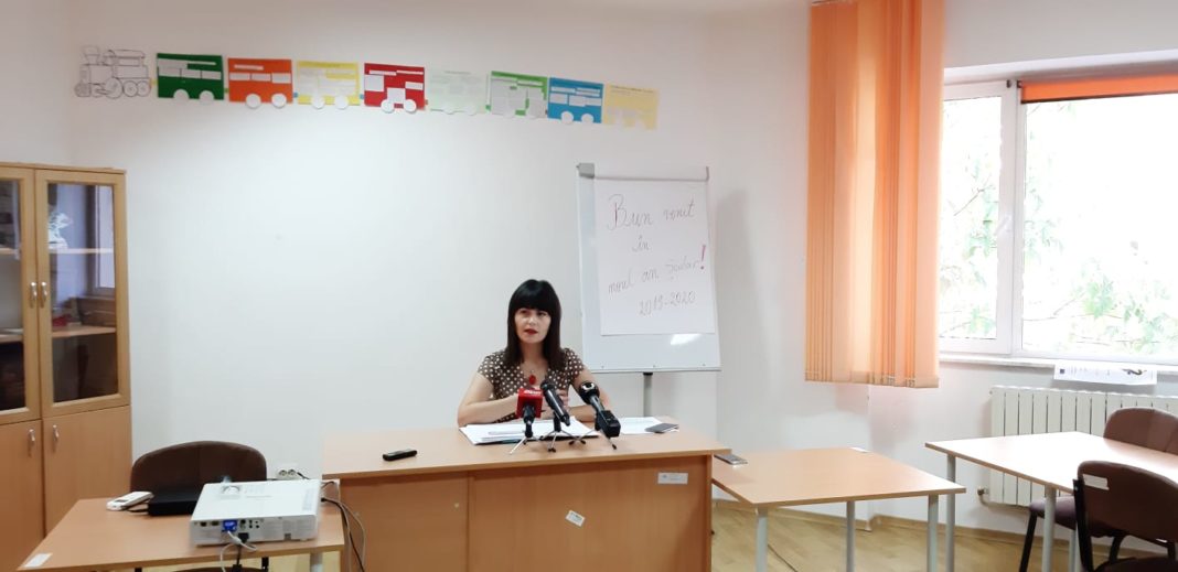 Zeci de şcoli din Dolj se deschid fără autorizaţii