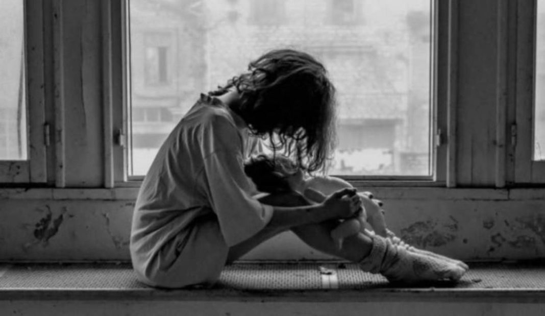 O fată de 14 ani dintr-un centru de plasament din Bârlad ar fi fost agresaO fată de 14 ani dintr-un centru de plasament din Bârlad ar fi fost agresată de un supraveghetortă de un supraveghetor O fată de 14 ani dintr-un centru de plasament din Bârlad ar fi fost agresată de un supraveghetor