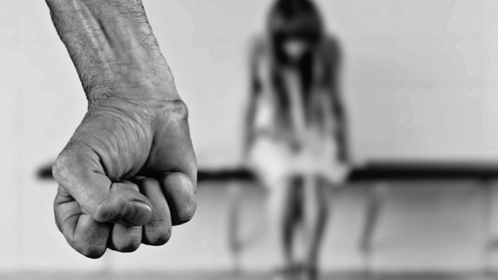 Femeie agresată și sechestrată de soț. Au intervenit „mascații”. Unde s-a ascus bărbatul