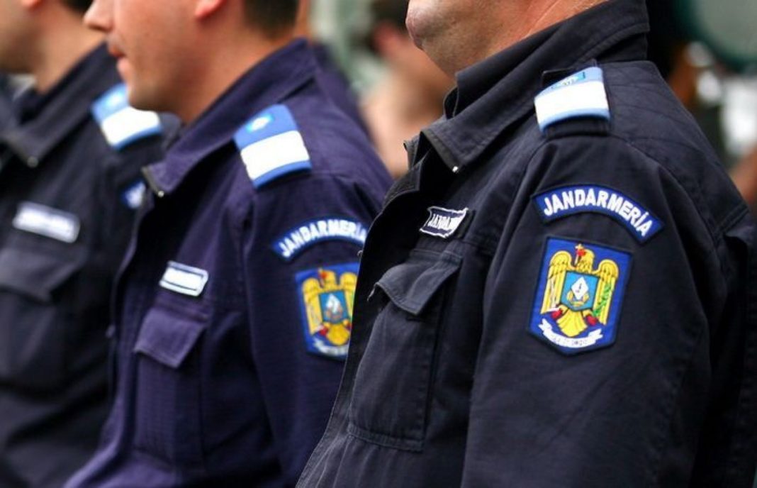 Jandarmii din Târgu Jiu au fost mobilizați la Festivalul de Folk pentru verificarea și asigurarea respectării măsurilor anti-COVID
