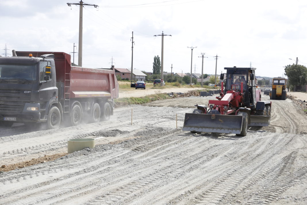 Primăria Craiova ar putea renunţa la finanţarea de 15 milioane de lei obţinută de la FDI pentru lucrările de modernizare a străzii Carpenului