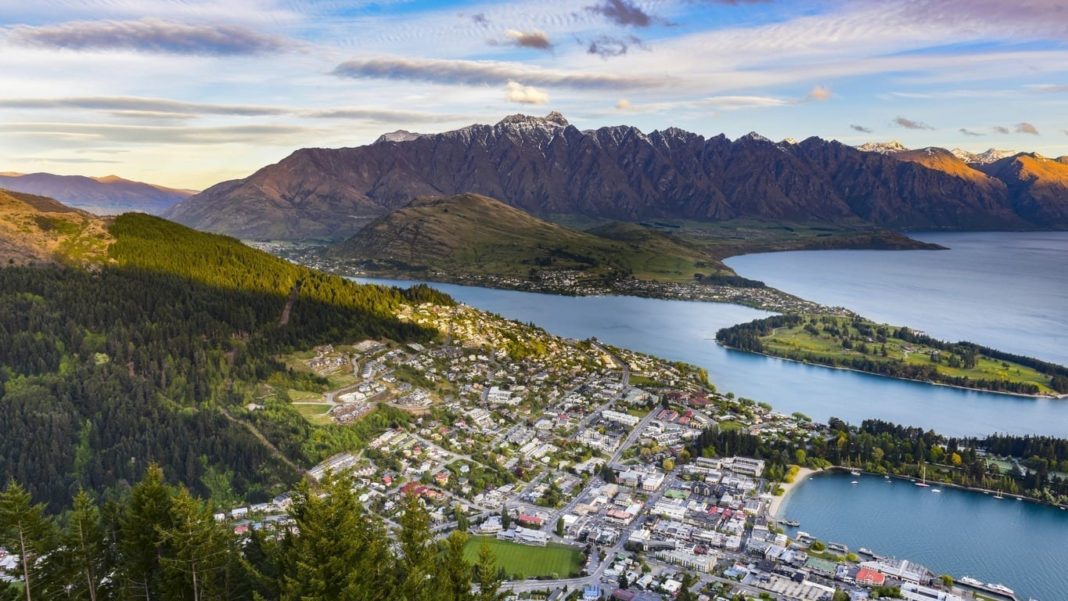Mai multe persoane au decedat, după ce un autocar cu turiști s-a răsturnat în Noua Zeelandă