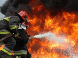 Incendiu la terasa unui hotel din Mamaia. 30 de persoane au fost evacuate