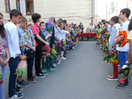 Ce a cerut o profesoară din Buzău să primească în loc de flori