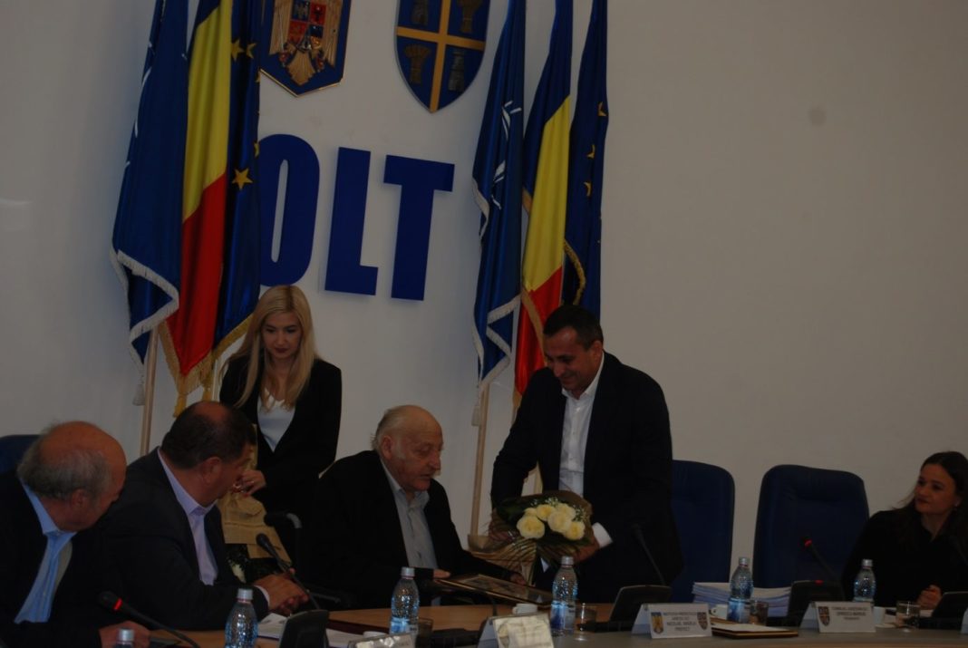 Meșterii populari care au primit titlul de Tezaur Uman Viu au fost premiați de CJ Olt