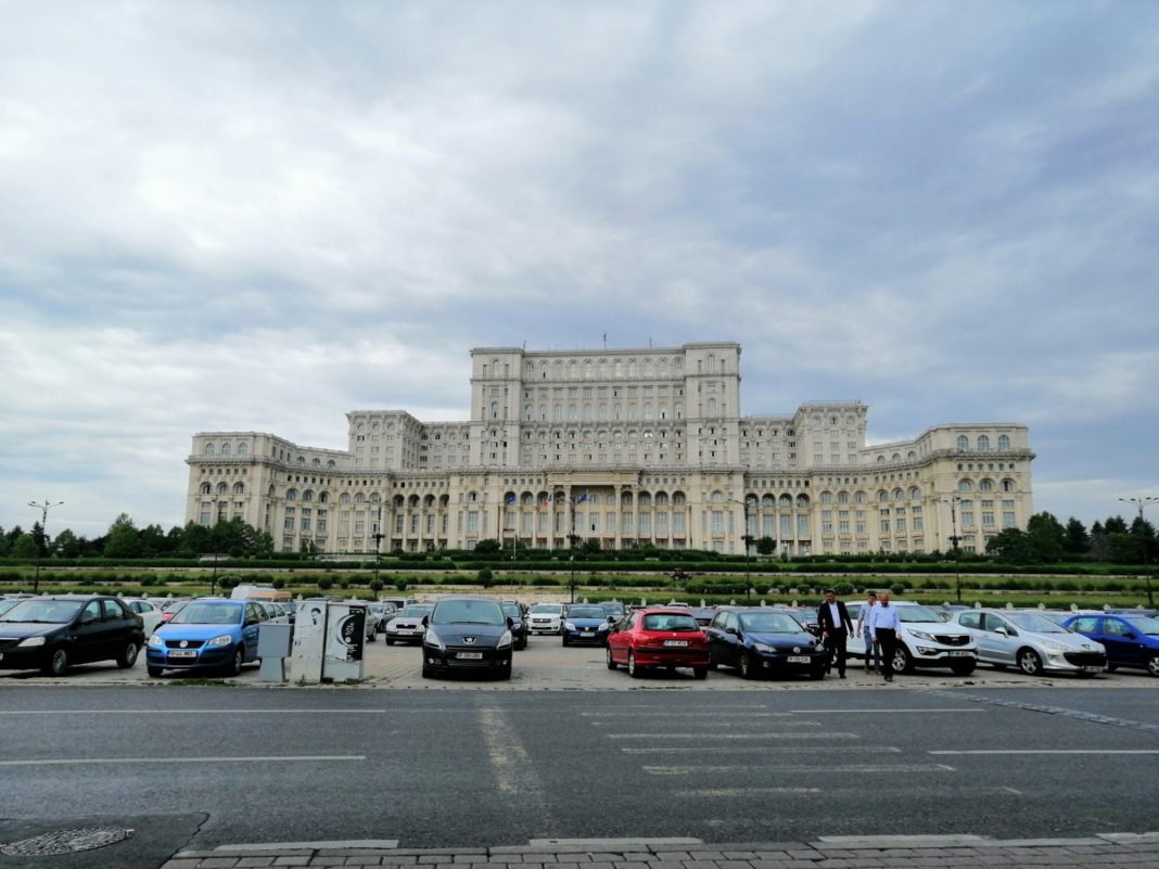 Încă patru persoane reținute în cazul crimei din Piața Constituției