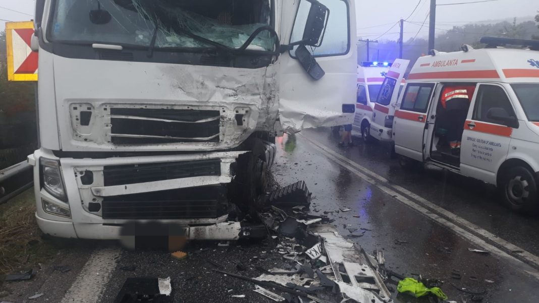 Accident cu 4 victime în Budeşti, Capul Dealului