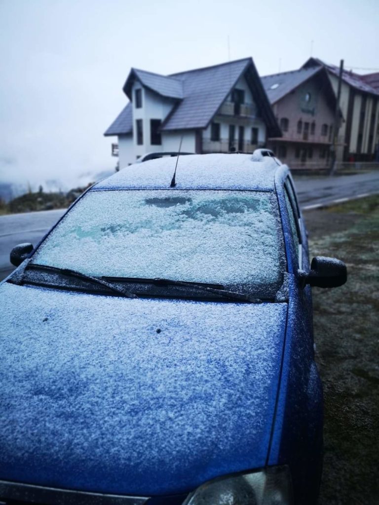 Cod galben de ninsori puternice în 18 județe