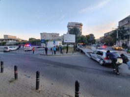Impact între două mașini pe Calea București
