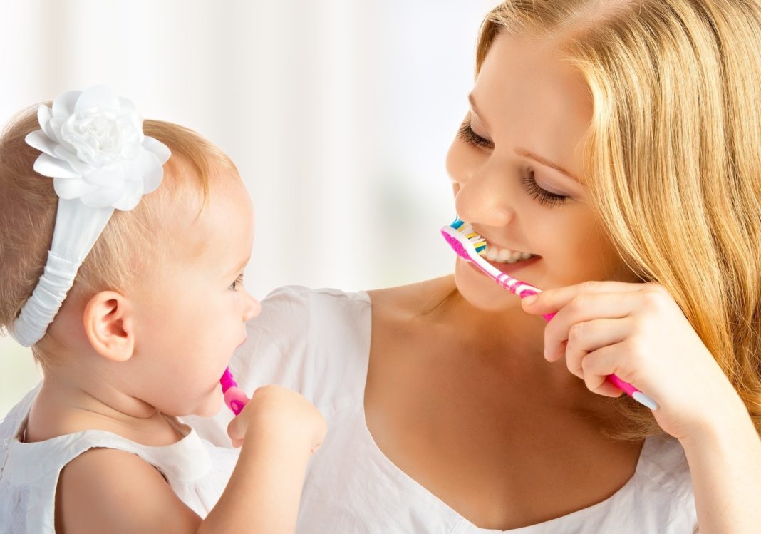 Cum îngrijim dinţii copiilor
