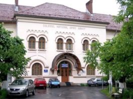 Colegiul Național „Spiru Haret“ este găzduit de o clădire monument istoric