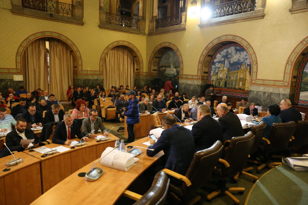 Şedinţa ordinară de joi a Consiliului Local Craiova a fost o permanentă ceartă între opoziţie şi executivul primăriei