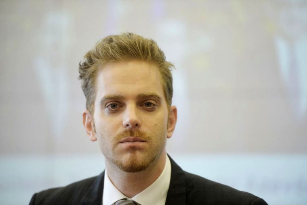 Conferințe de antreprenoriat susținute studenților de Ilan Laufer, suspectat de evaziune fiscală