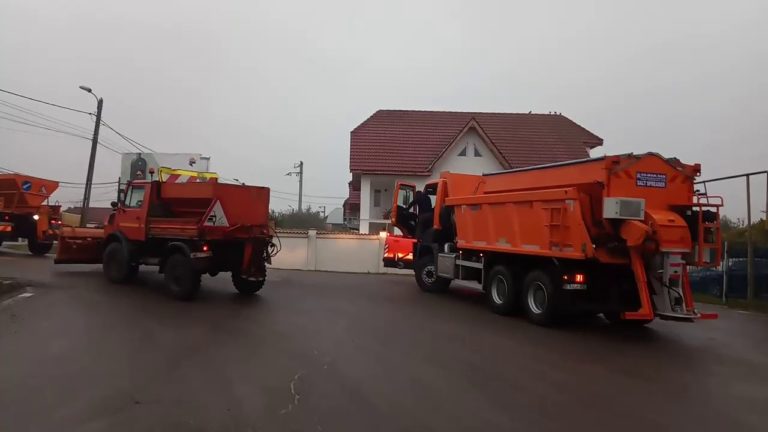 Drumarii au mobilizat  6 utilaje de deszăpezire la Rânca