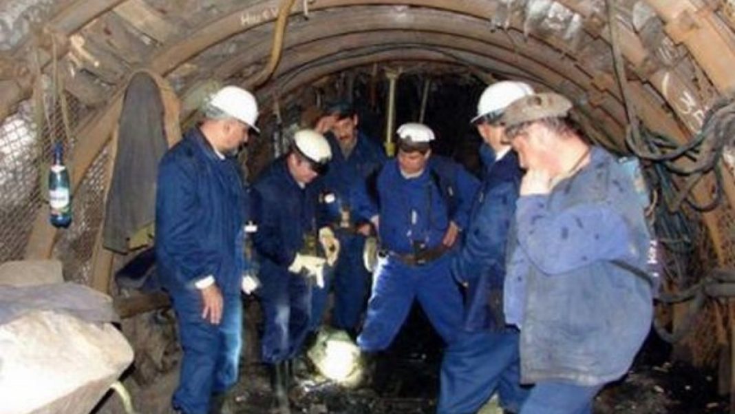 Aproape 300 de mineri din Hunedoara au intrat în preaviz de muncă