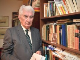 Valeriu Râpeanu, profesor, critic literar, eseist și istoric, s-a stins din viață, duminică, la vârsta de 90 de ani