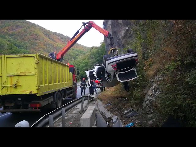 Gorj/ Accident rutier cu 4 victime în Defileul Jiului