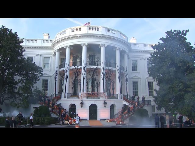 Donald şi Melania Trump, gazde pentru a treia oară de Halloween