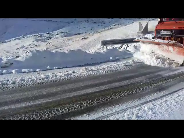 Gorj/ Patru utilaje, la deszăpezit pe Transalpina