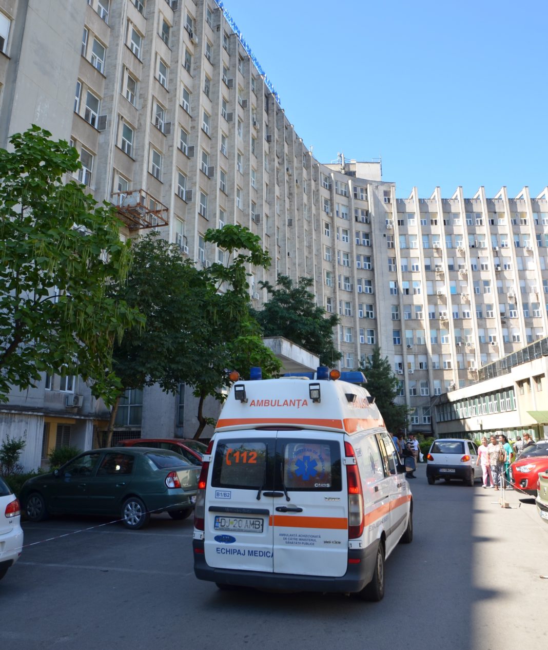 Agentul de pază a fost agresat chiar în incinta Spitalului de Urgenţă Craiova