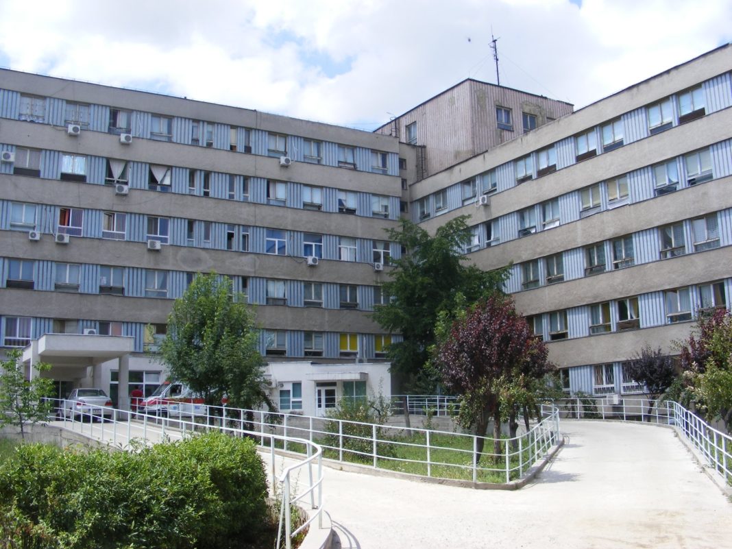 Un pacient internat în spital a fost jefuit