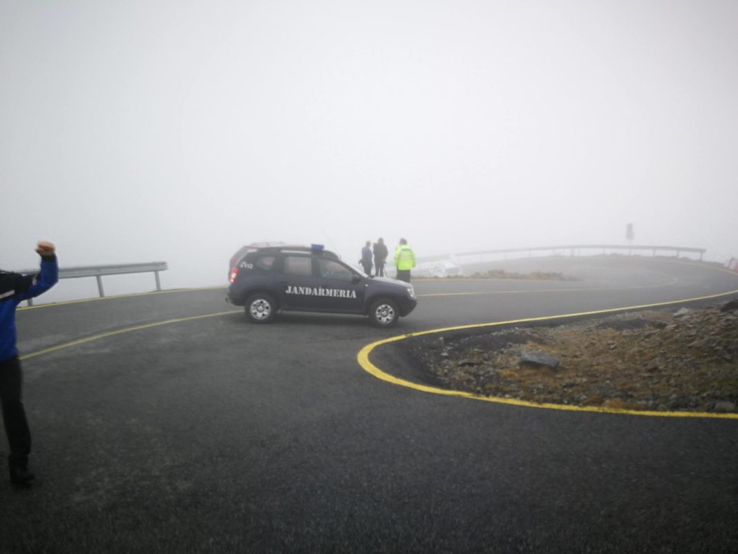 De mâine, de la ora 8.00, se redeschide circulația rutieră pe Transalpina, între Rânca și Obârșia Lotrului