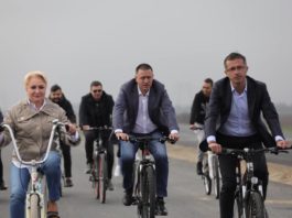 Viorica Dăncilă a inaugurat câțiva kilometri de șosea pe bicicletă