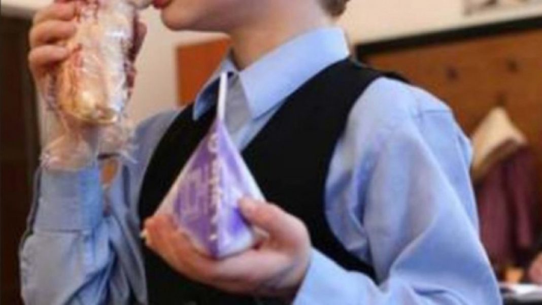 Școala din Bumbești-Jiu, amendată cu o mie de lei în cazul cornului cu mucegai