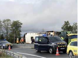 Autobuz răsturnat pe o autostradă din nord-estul Franței: cel puțin 33 de răniți, printre care și cetățeni români