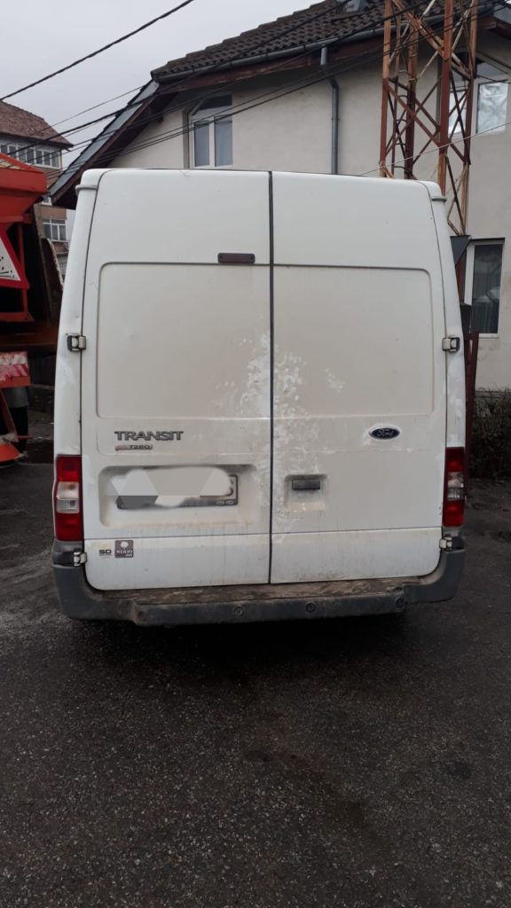 Transport ilegal de porci, depistat la Călimănești