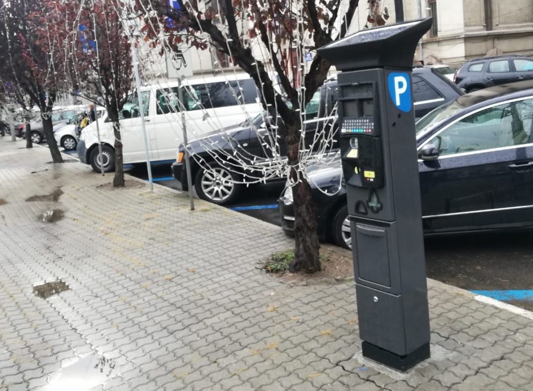 Au fost montate parcometrele pentru plata parcării în Craiova