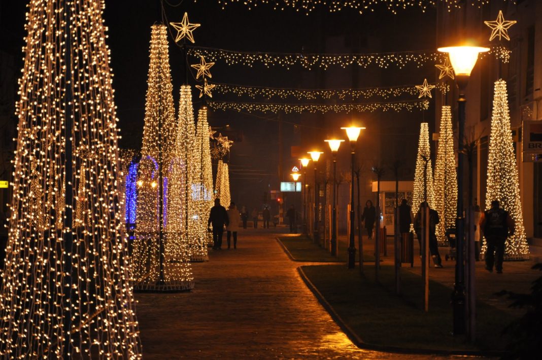 Se modernizează rețeaua de iluminat de pe Calea Eroilor