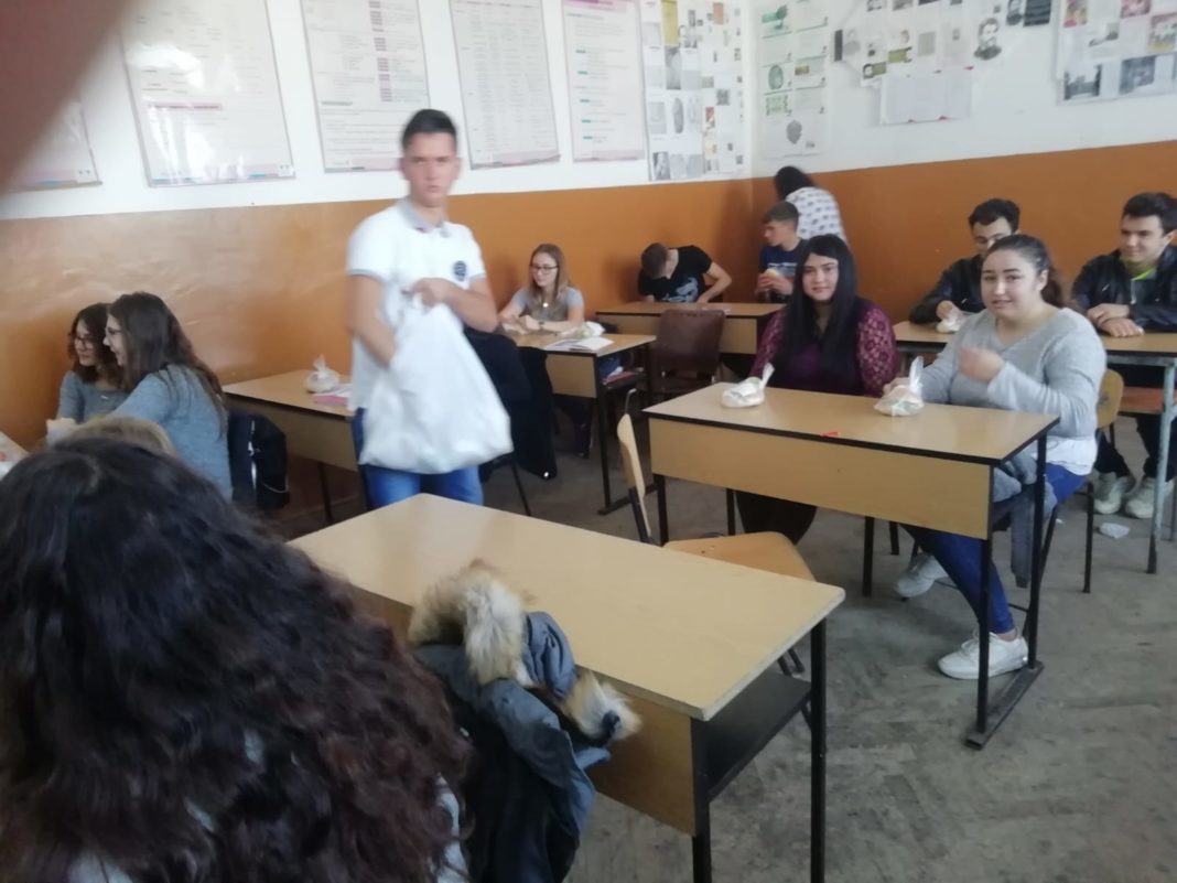 În Dolj, sute de elevi sunt incluşi în programul 