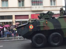 Paradă militară şi contert de 1 decembrie în faţa Primăriei