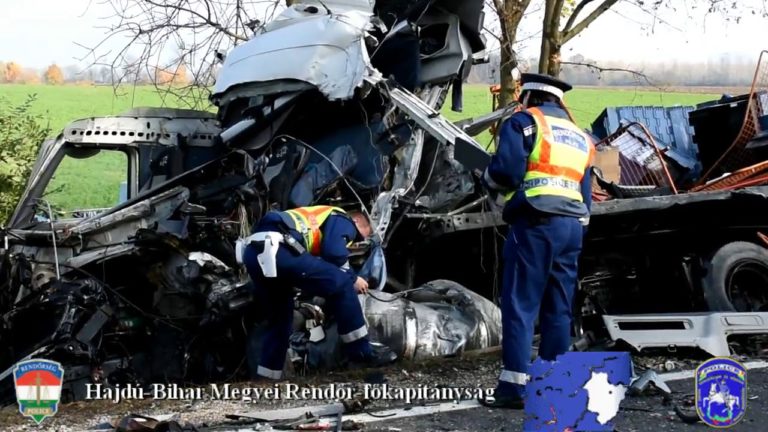 Un român şi un polonez au murit pe loc în urma unui accident rutier