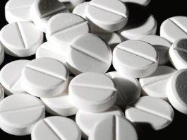Un tănăr de 19 ani a înghiţit 16 pastile de paracetamol