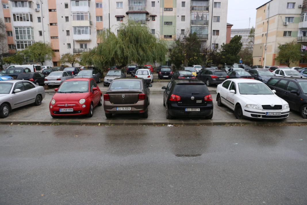 Parcarea rezidenţială face vâlvă în Craiova