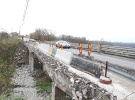 Podul de la Malu Mare a ajuns într-o stare avansată de degradare